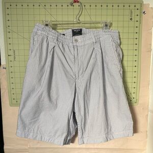 Todd Snyder Men's 10 inch Pinstripe Shorts - White Medium M